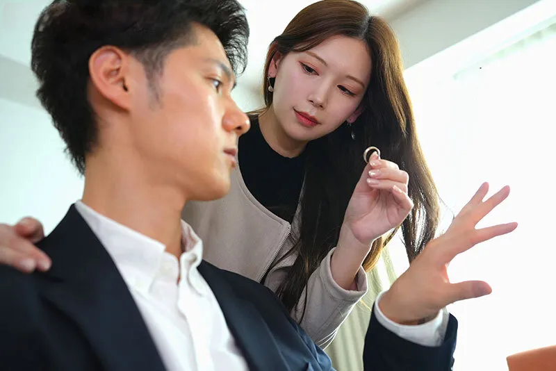Vợ yêu đi đi chơi, người chồng ở nhà bị nhỏ em cô vợ gạ xoạc không trượt phát nào