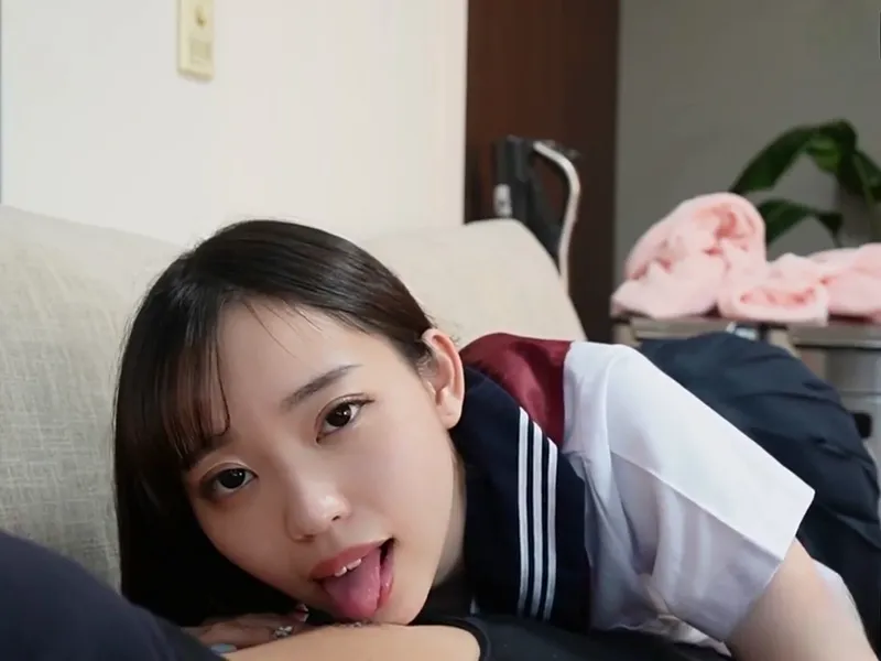 Học sinh nữ ngây thơ bị tên ba cóc chọc cu giả vào lồn